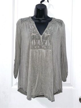 Knox Rose green 3/4 sleeve blouse with lace and embroidered details